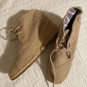 TOMS WEDGES